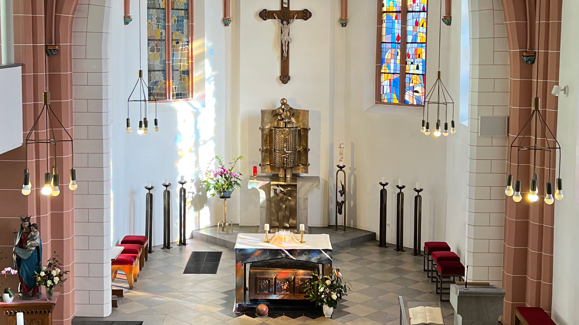 Klosterkirche mit Blick auf den Altar